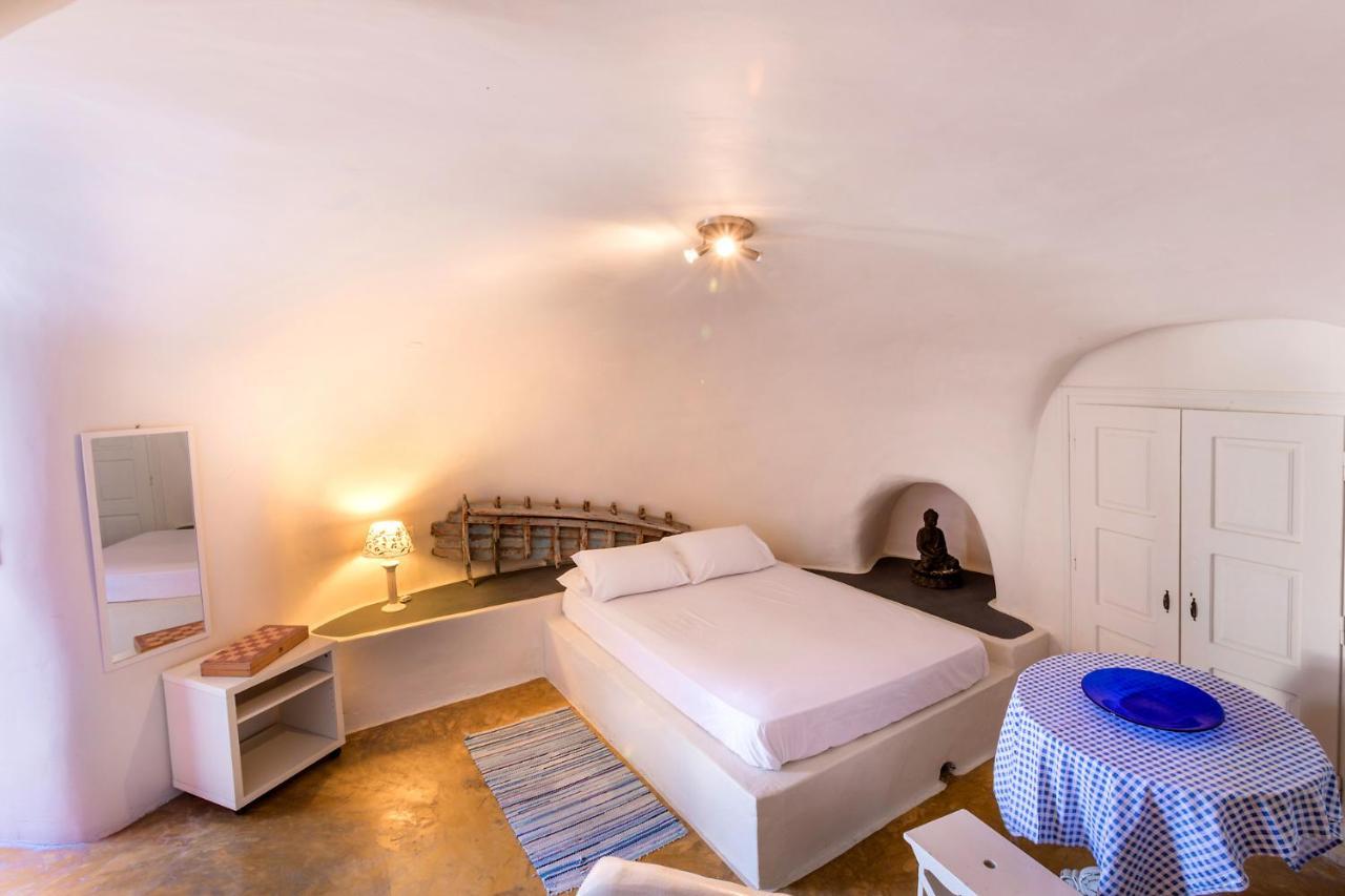 Caveland Hostel Karterados  Buitenkant foto